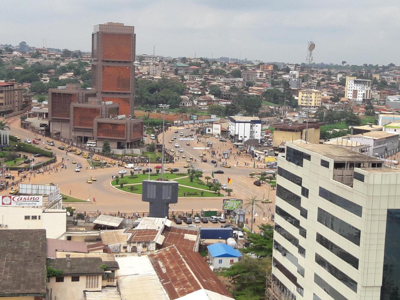 Djeug'Appart Hotel Yaounde Exterior photo